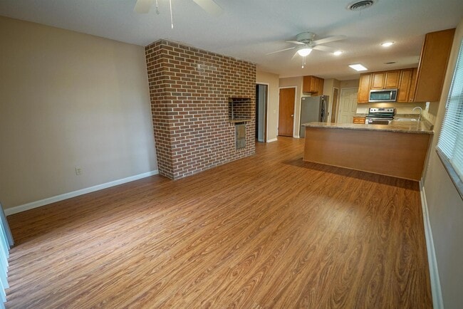 Building Photo - 410 Gaither Dr