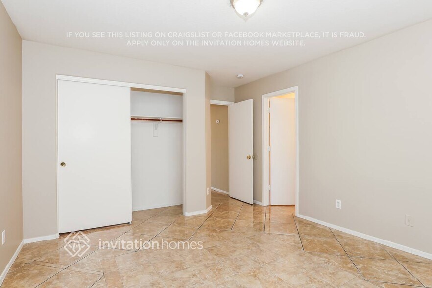 Building Photo - 12334 W Windrose Dr