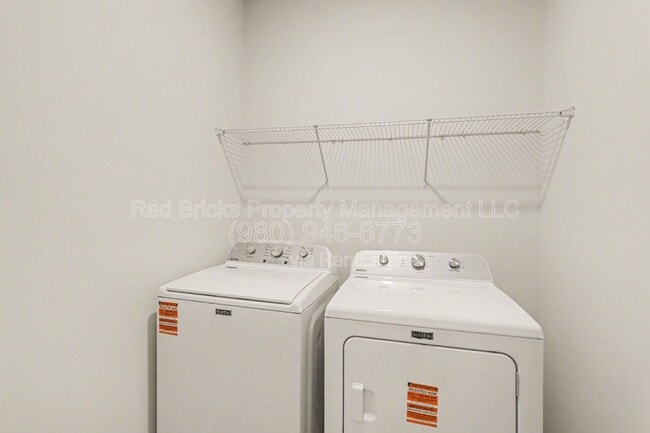 Building Photo - 1362 Secrest Cmns Dr