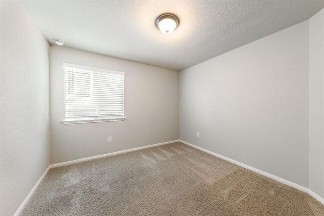 Building Photo - 1914 Whitaker Dr