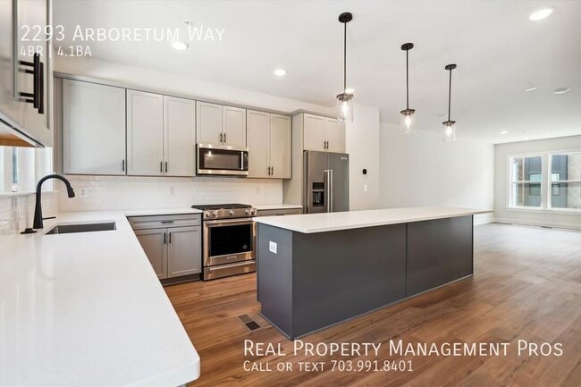 Building Photo - 2293 Arboretum Wy