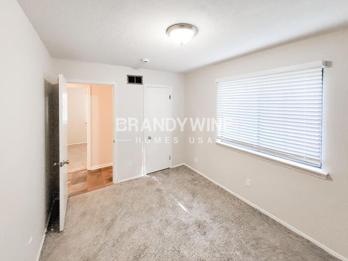 Building Photo - 327 Homeville Rd