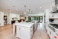 Building Photo - 4239 McFarlane Ave