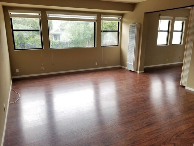 Building Photo - 467 Buchon St