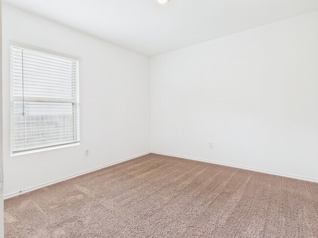 Building Photo - 1300 Winding Willow Dr