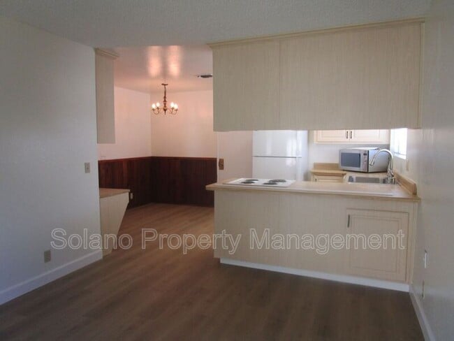 Building Photo - 110 Oxford Ct