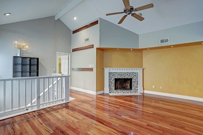 Building Photo - 4320 Hazard St