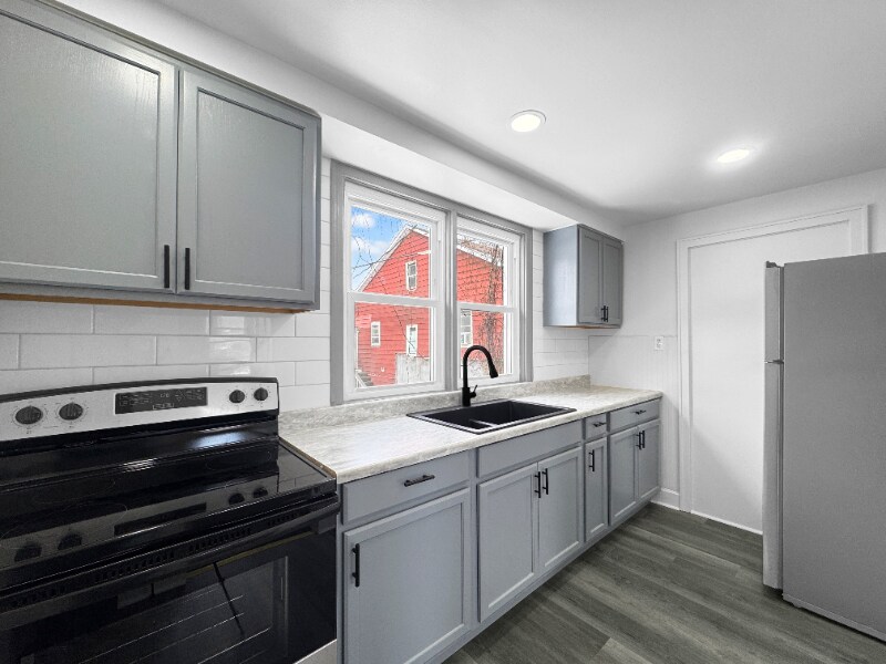 Building Photo - 1046-1064 Shoemaker St