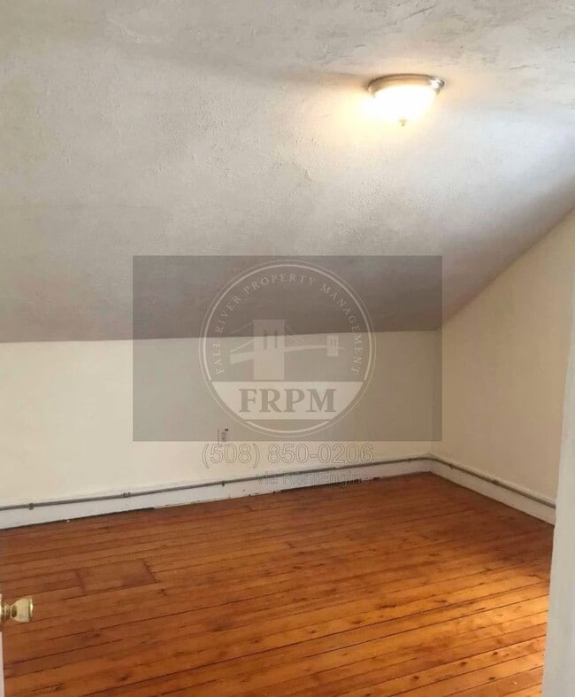 Building Photo - 118 Seabury St