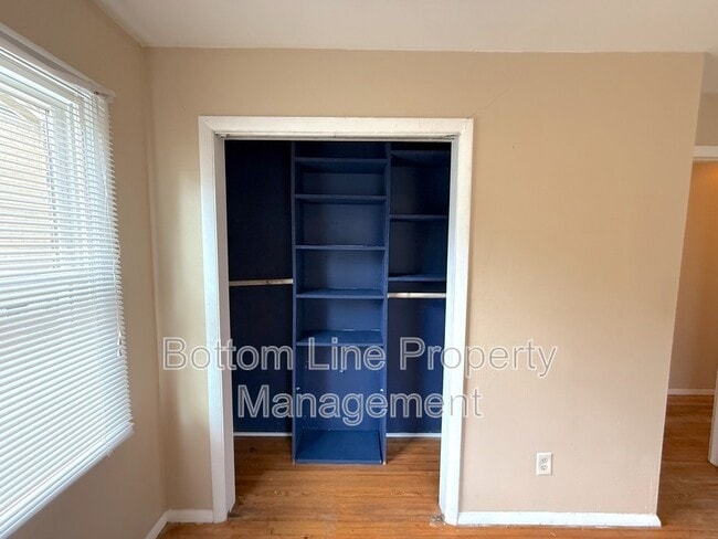 Building Photo - 3432 Sargeant Dr