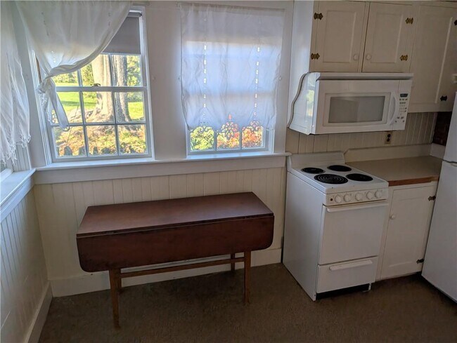 Building Photo - 25 Waterway