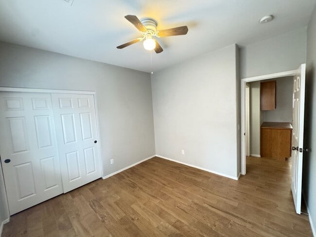 Building Photo - Chandler 4 bed 2 bath