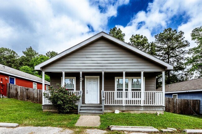 Primary Photo - 110 Varsity Cir