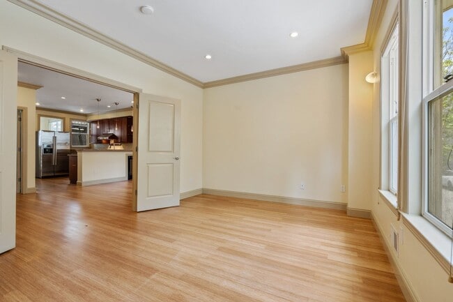 Building Photo - Heart of Hayes Valley - Updated 3 Bed, 2 B...