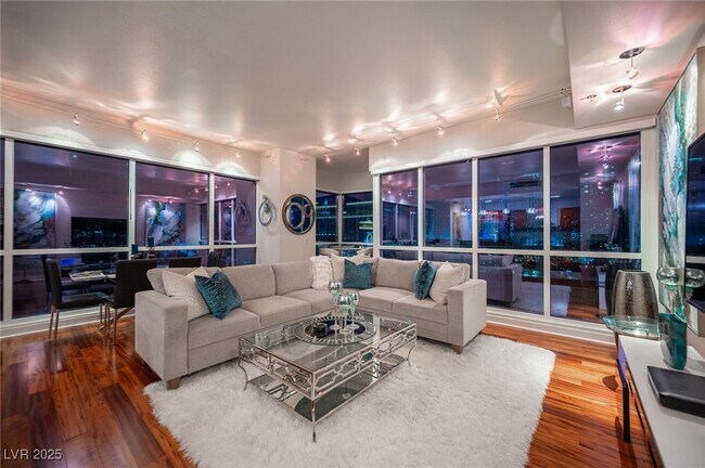 Building Photo - 4525 Dean Martin Dr