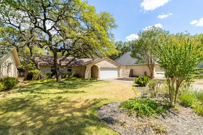 Building Photo - Gorgeous 3 Bedroom, 2 Bathroom Home in Aus...