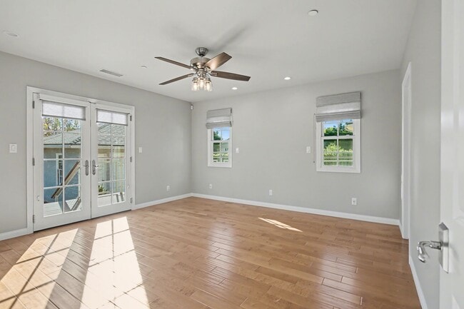 Building Photo - 2450 Queensberry Road • Pasadena 4BR | 3BA |