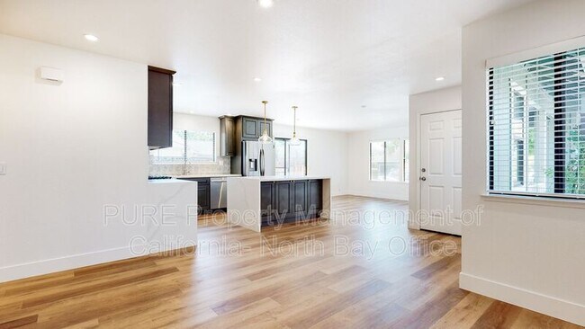 Building Photo - 811 Swift Ct