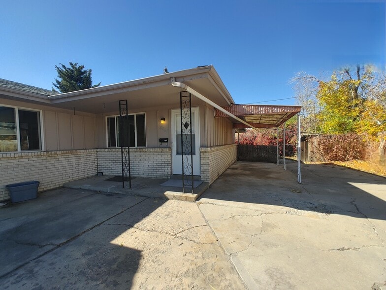 1 carport, 5 off-street parking spaces - 8869 Circle Dr