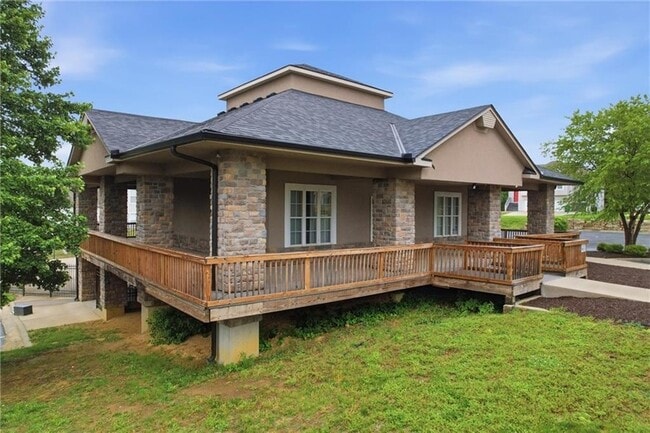 Building Photo - 10337 Parkview Ave