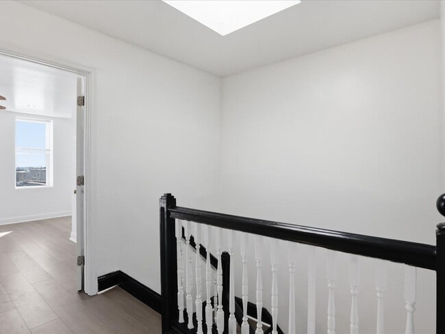 Building Photo - Charming Spacious Baltimore Rowhome