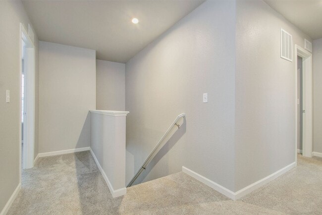 Building Photo - Newer 4 Bedroom for Lease