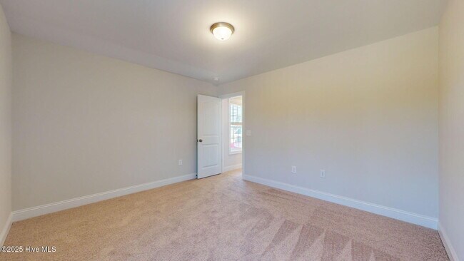 Building Photo - 358 N Ardsley Ln