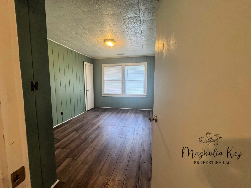 Building Photo - 7203 Porcher Dr