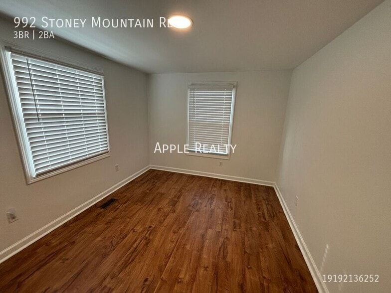 Building Photo - 992 Stoney Mountain Rd