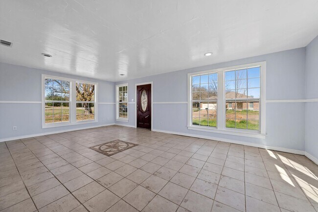 Building Photo - 117 Brookhaven Dr