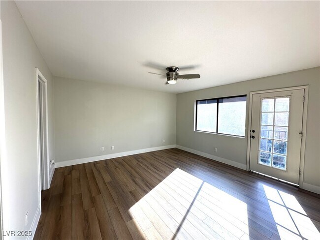 Building Photo - 3947 Delos Dr