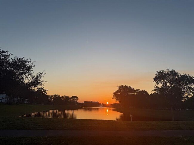 Primary Photo - 3010 N Course Dr