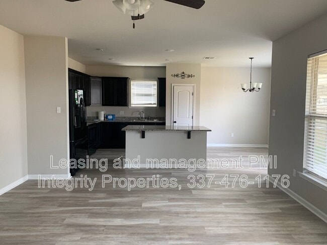 Building Photo - 201 St Caillin St