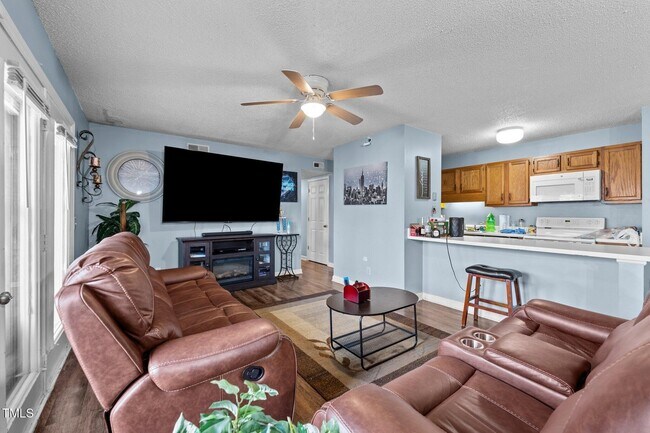 Building Photo - 702 Glendale Dr