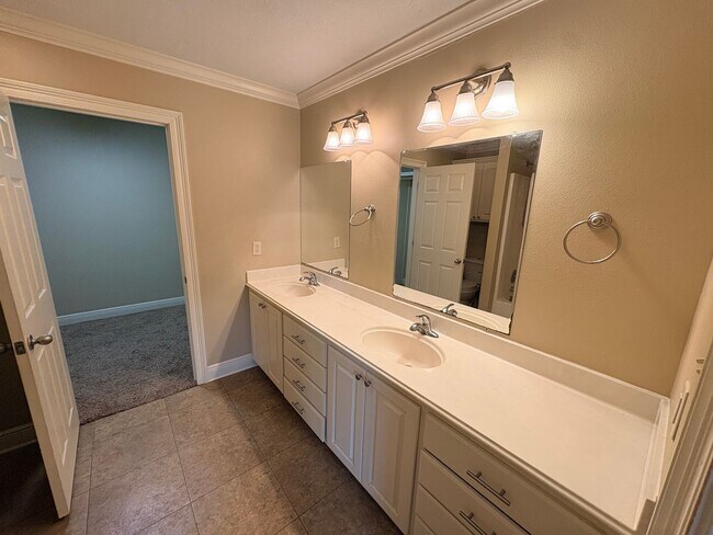 Building Photo - 4418 Monticello St