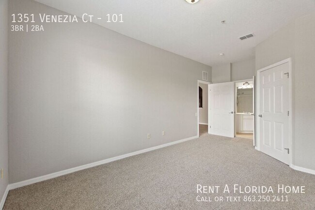 Building Photo - 1351 Venezia Ct