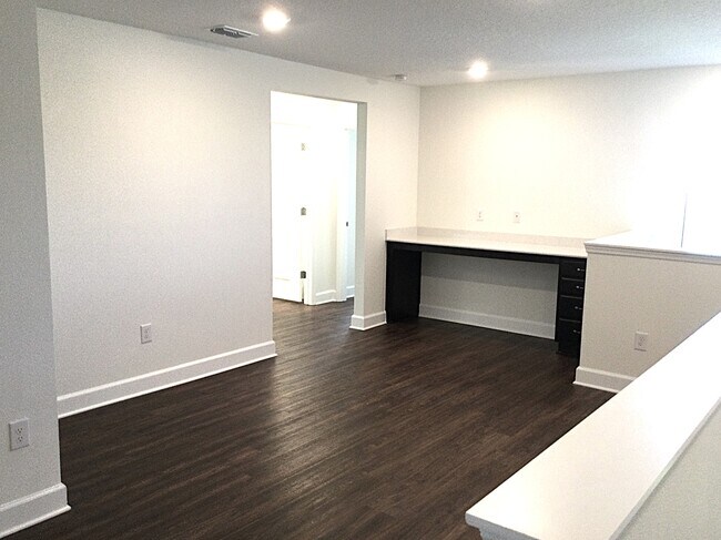 Building Photo - 1016 Walden Pond Dr