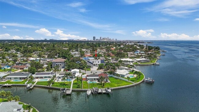 Building Photo - 585 Dolphin Ave SE