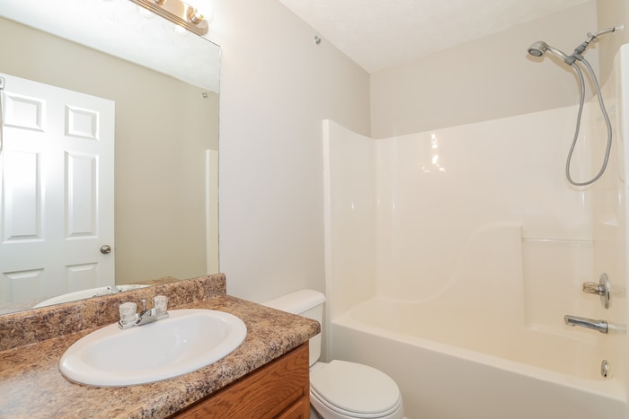 Building Photo - 120 Apache Dr