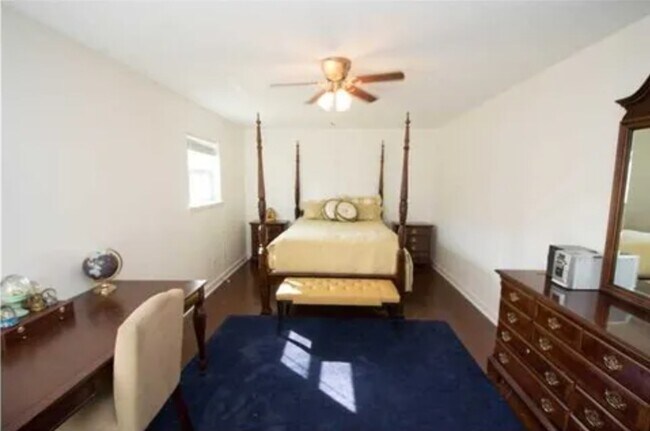 Building Photo - 4204 Maplewood Ct