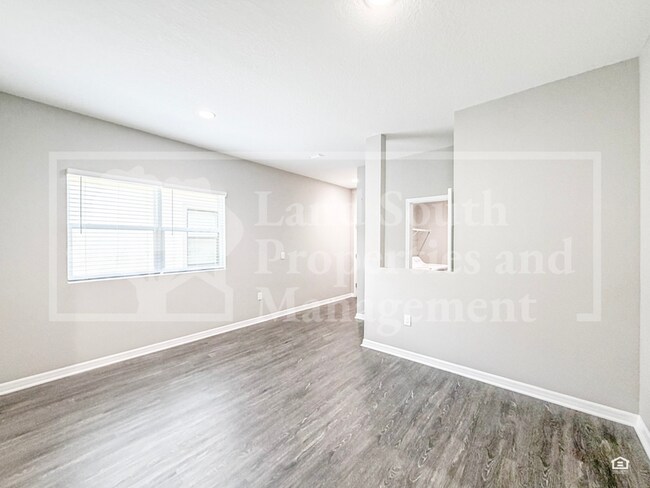 Building Photo - 3430 Cup Dr