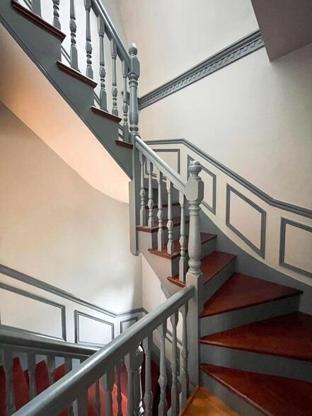 Building Photo - 25 Prichard Ave