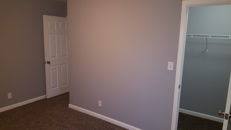 Building Photo - 5598 Dunston Dr