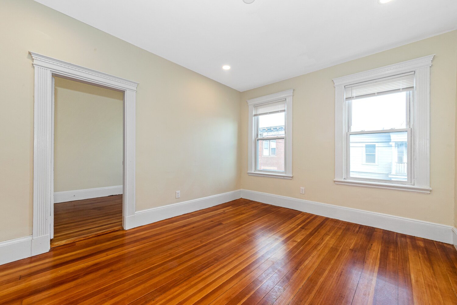 Building Photo - 46 Brackett St