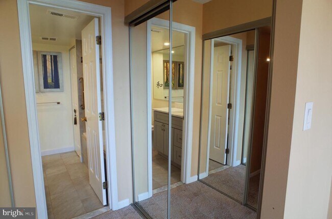 Building Photo - 1200 Braddock Pl