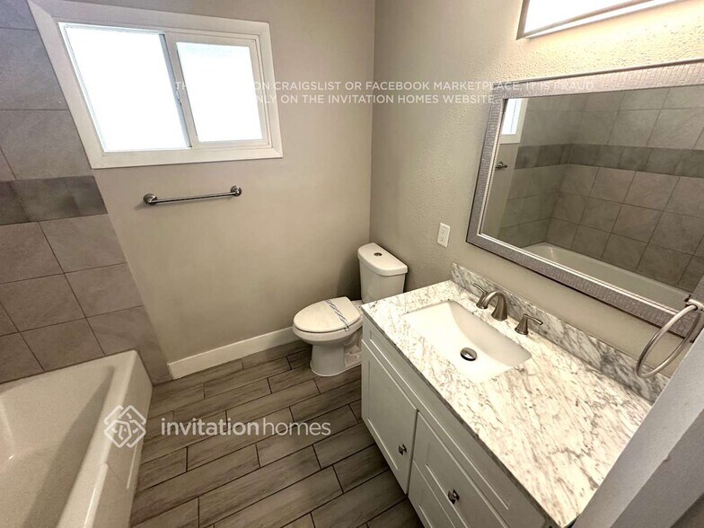 Building Photo - 3105 S Jentilly Ln