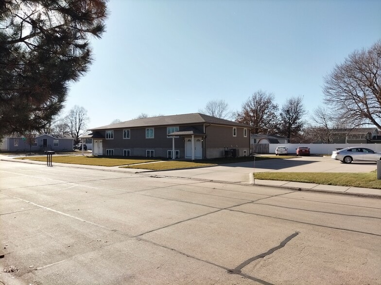 Building Photo - 605 Thomas Dr