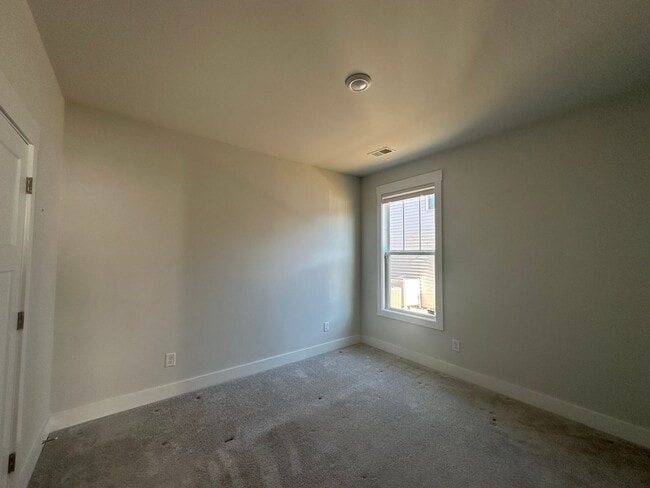 Building Photo - 521 Robinwood Pl