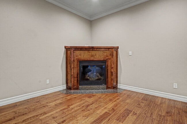 Building Photo - 4 bed, 2.5 bath Two-Story Home in West Salem