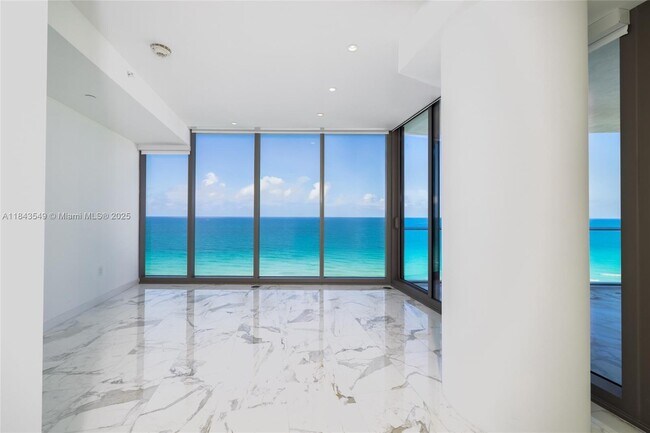 Building Photo - 15701 Collins Ave